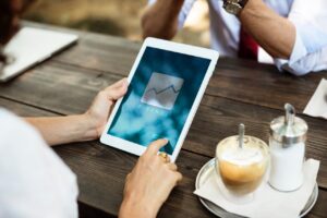 保険営業女子がカフェでの打ち合わせ直前に知っておきたいミントタブレットの選び方は？