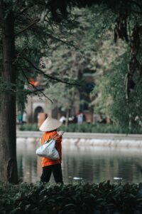 保険営業女子が夕方に連続面談をこなすための舌クリーナー使用のタイミングは？