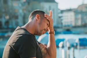 保険営業女子が感じるストレスと口臭の応急処置は？