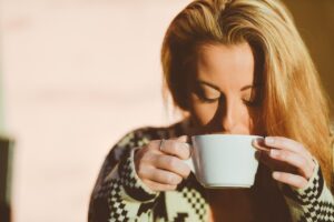 保険営業女子がコーヒー飲み過ぎで口臭を防ぐ食べ物は？