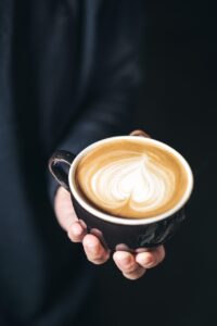 保険営業女子が副鼻腔炎で鼻水や口臭を軽減する飲み物の選び方は？
